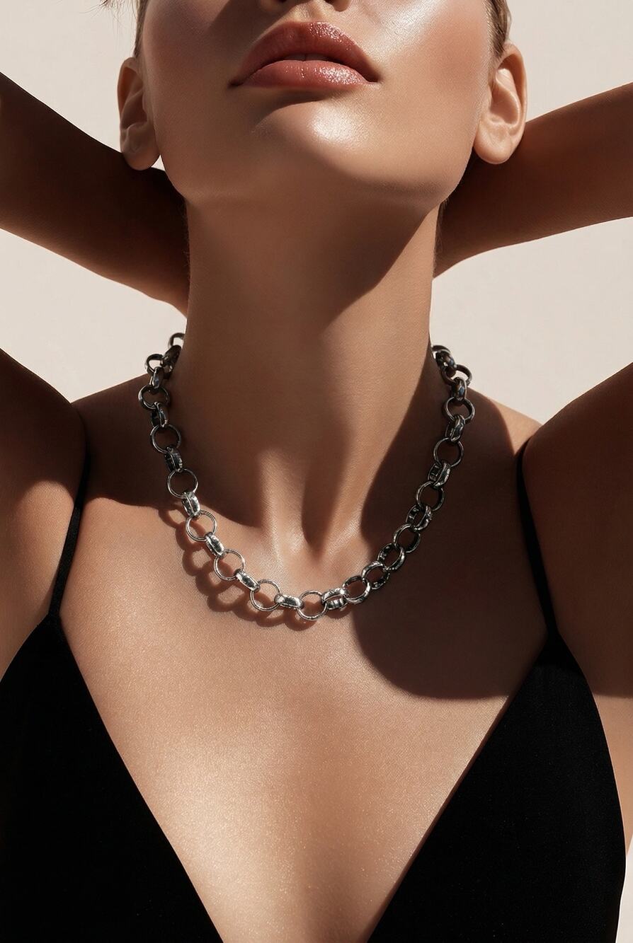 VB&Co Chunky Matte Silver Rolo Layering Necklace